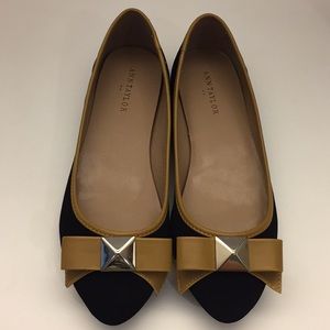 NIB Ann Taylor Ballet Flat w/ Bow Stud (size 7)